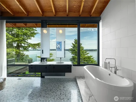 3310 E Laurelhurst Drive NE Seattle WA 98105