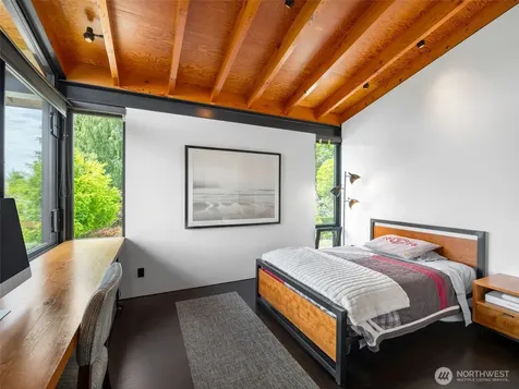 3310 E Laurelhurst Drive NE Seattle WA 98105