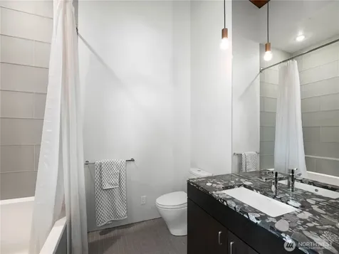 3310 E Laurelhurst Drive NE Seattle WA 98105