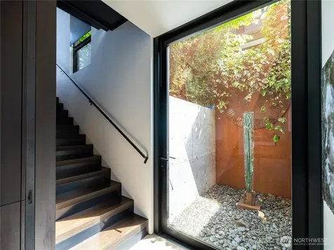 3310 E Laurelhurst Drive NE Seattle WA 98105