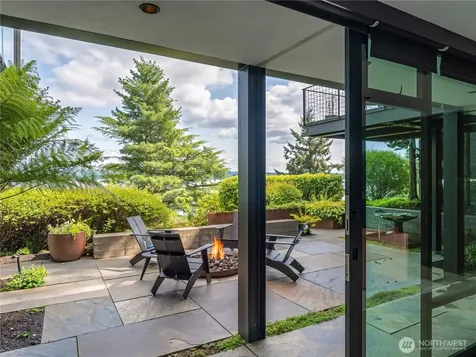 3310 E Laurelhurst Drive NE Seattle WA 98105