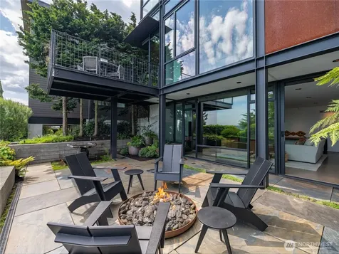 3310 E Laurelhurst Drive NE Seattle WA 98105