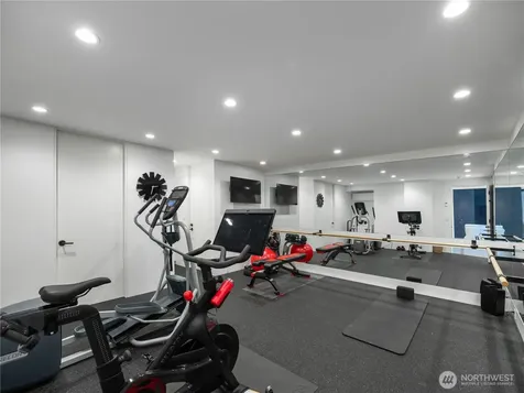 3310 E Laurelhurst Drive NE Seattle WA 98105