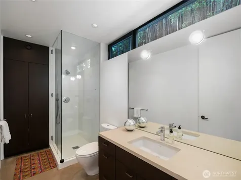 3310 E Laurelhurst Drive NE Seattle WA 98105