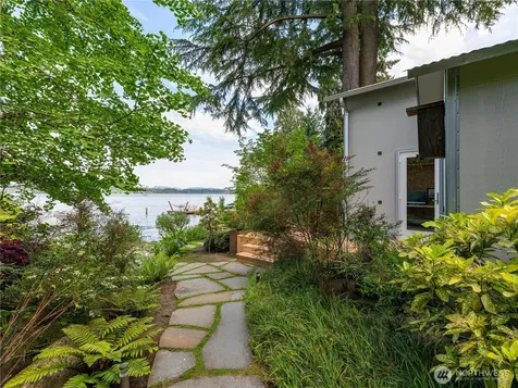 3310 E Laurelhurst Drive NE Seattle WA 98105