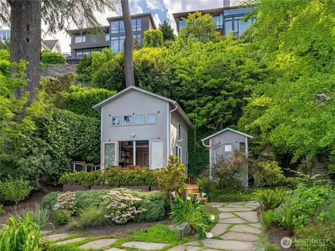 3310 E Laurelhurst Drive NE Seattle WA 98105