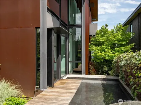 3310 E Laurelhurst Drive NE Seattle WA 98105