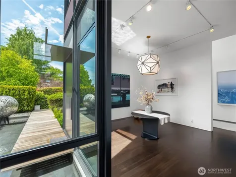 3310 E Laurelhurst Drive NE Seattle WA 98105