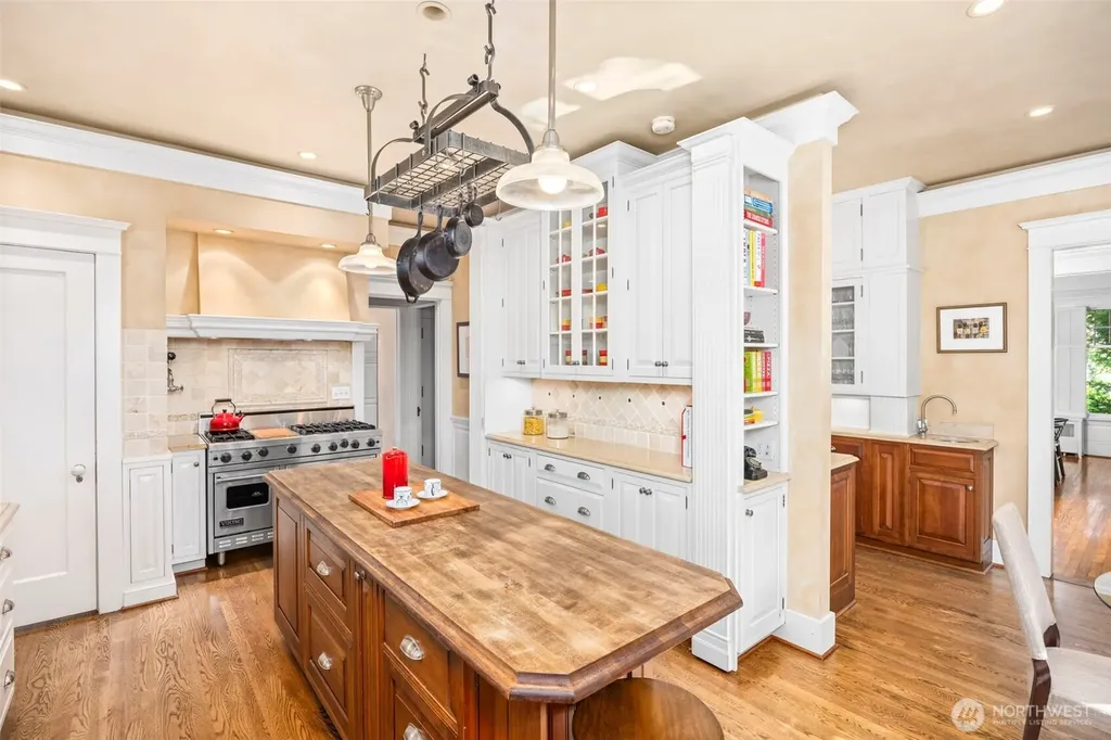 2218 E Prospect Street Seattle WA 98112
