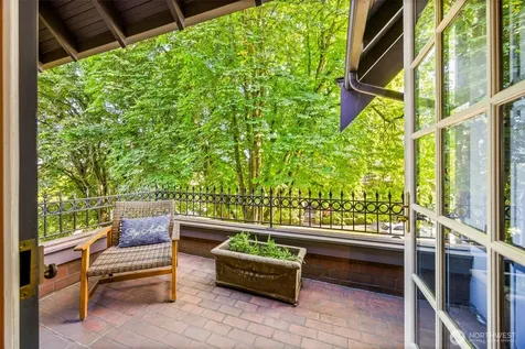 2218 E Prospect Street Seattle WA 98112