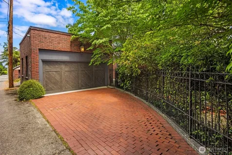 2218 E Prospect Street Seattle WA 98112