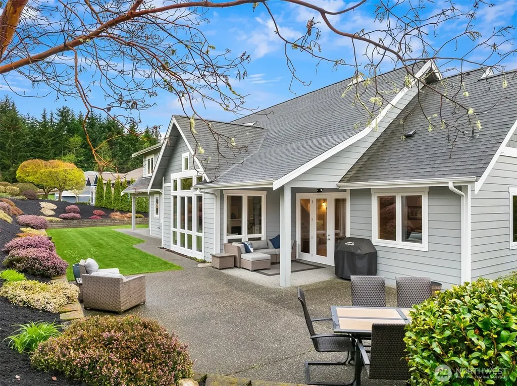 23178 Aslan Place NE Kingston WA 98346