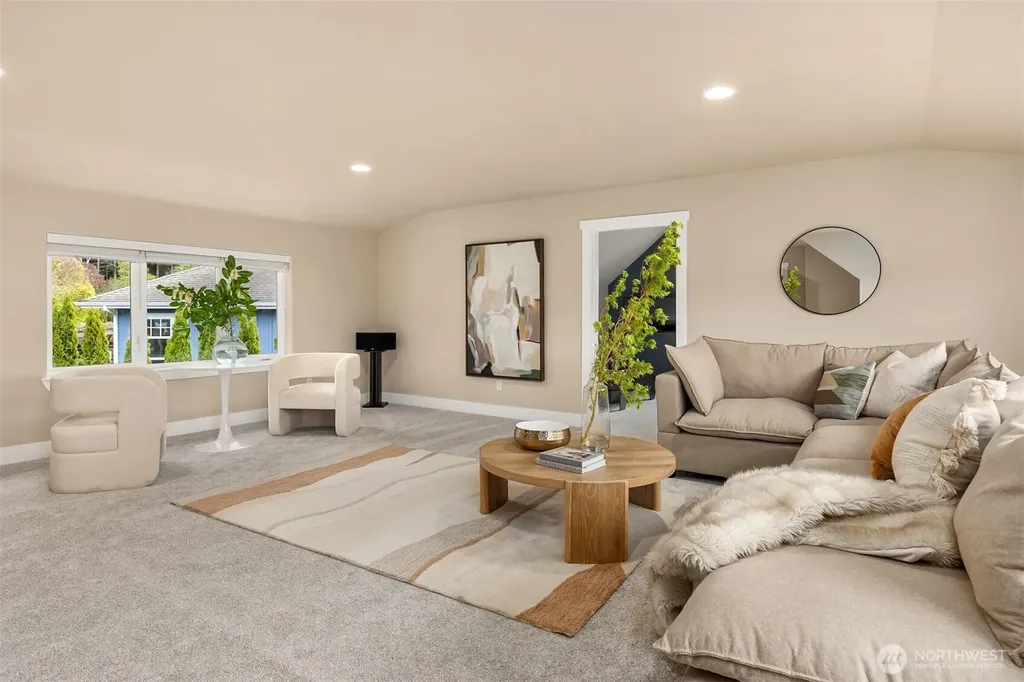 23178 Aslan Place NE Kingston WA 98346