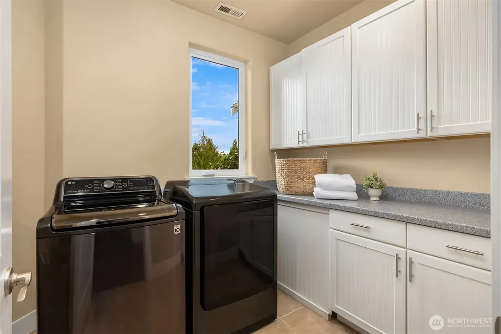 23178 Aslan Place NE Kingston WA 98346