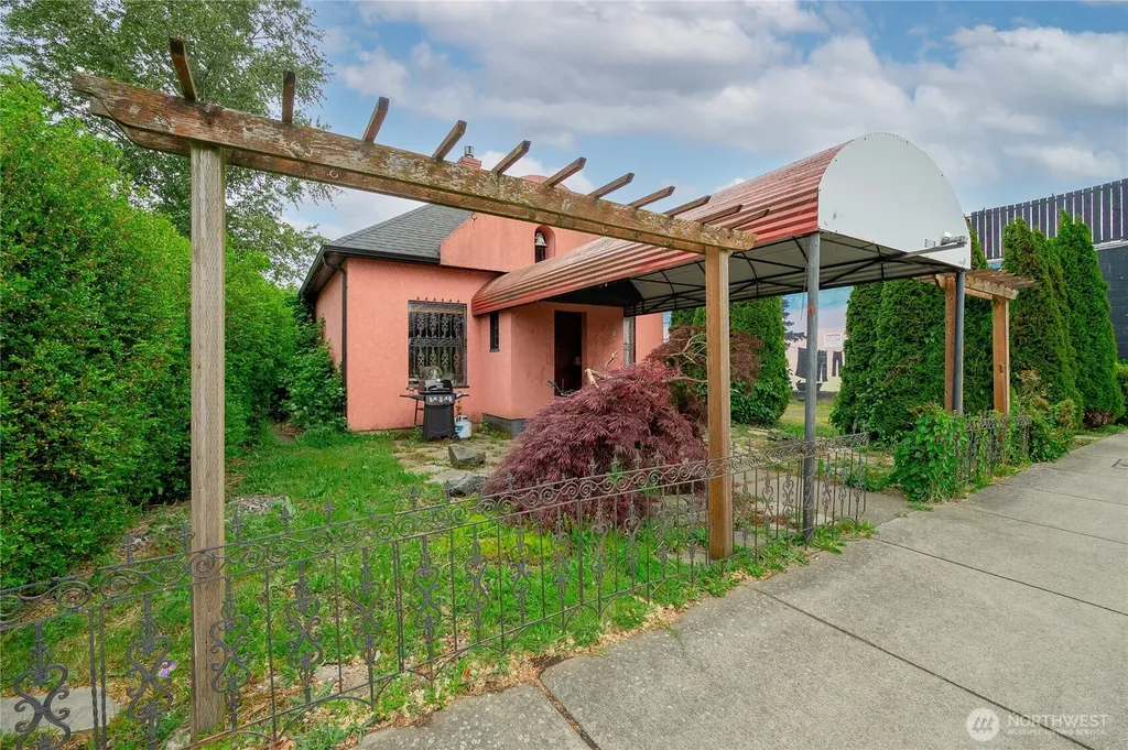 2058 Main Street Ferndale WA 98248