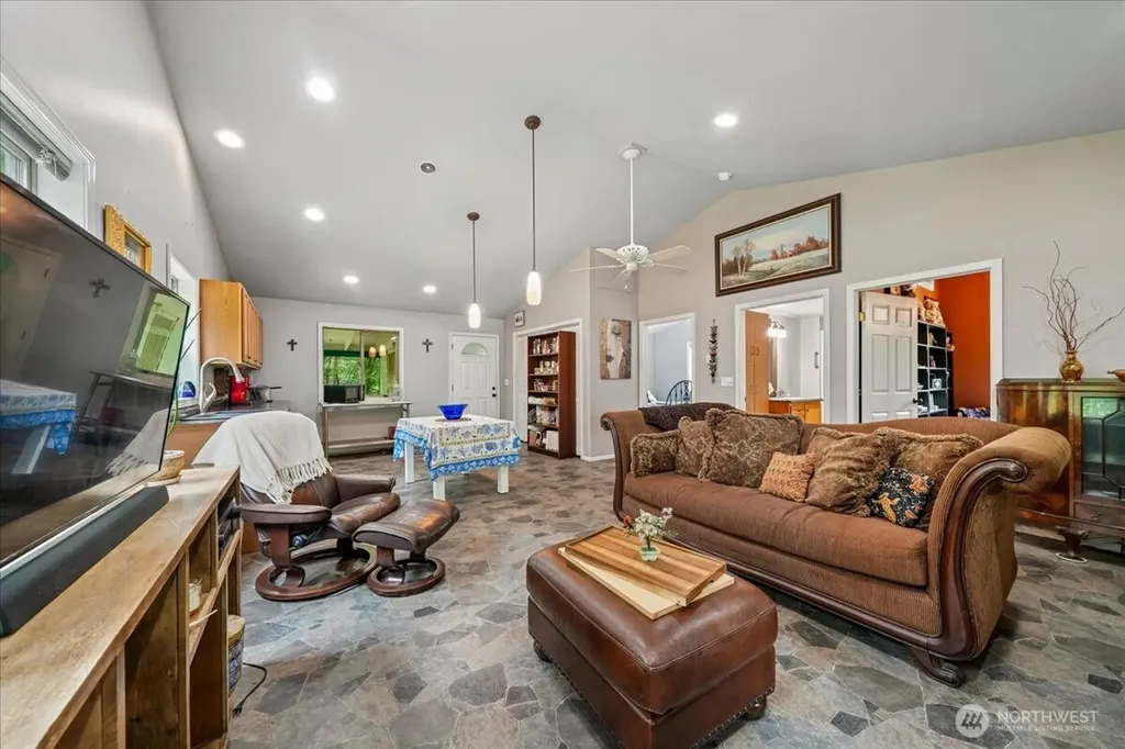 11508 Claussen Road Anderson Island WA 98303