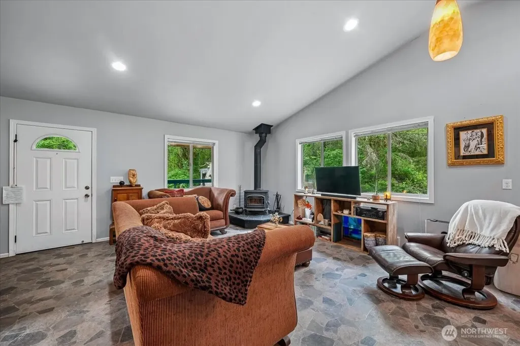 11508 Claussen Road Anderson Island WA 98303