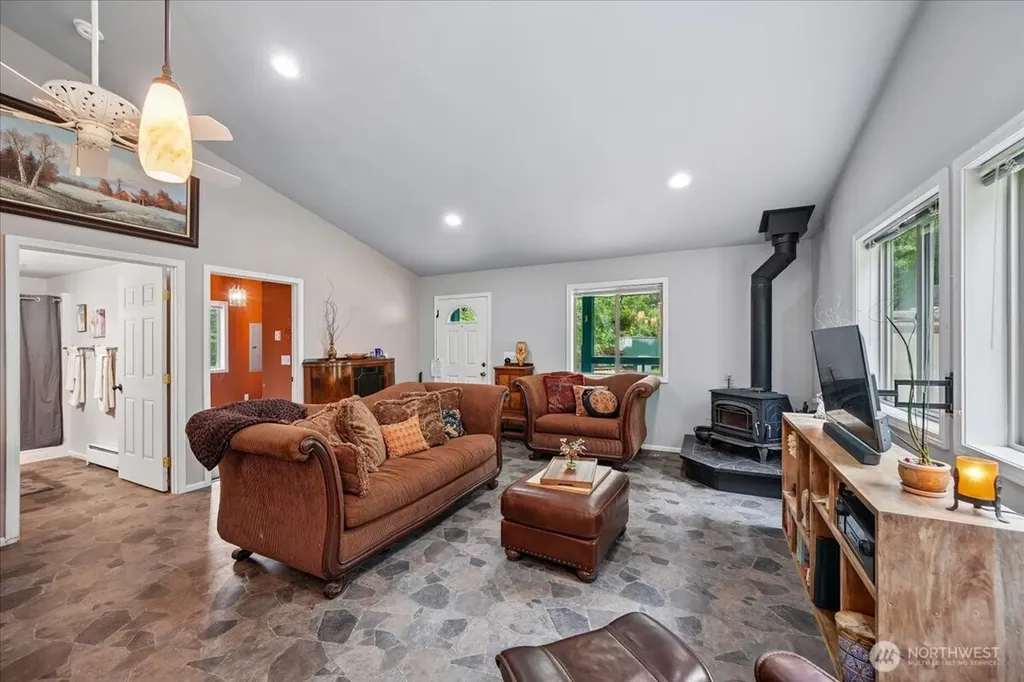 11508 Claussen Road Anderson Island WA 98303