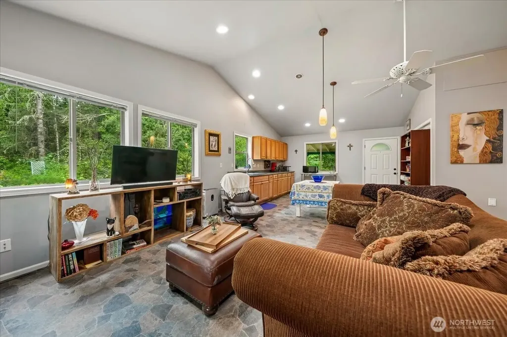 11508 Claussen Road Anderson Island WA 98303
