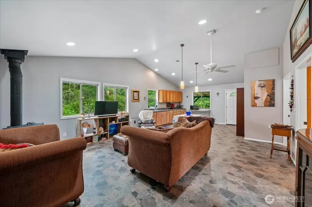 11508 Claussen Road Anderson Island WA 98303