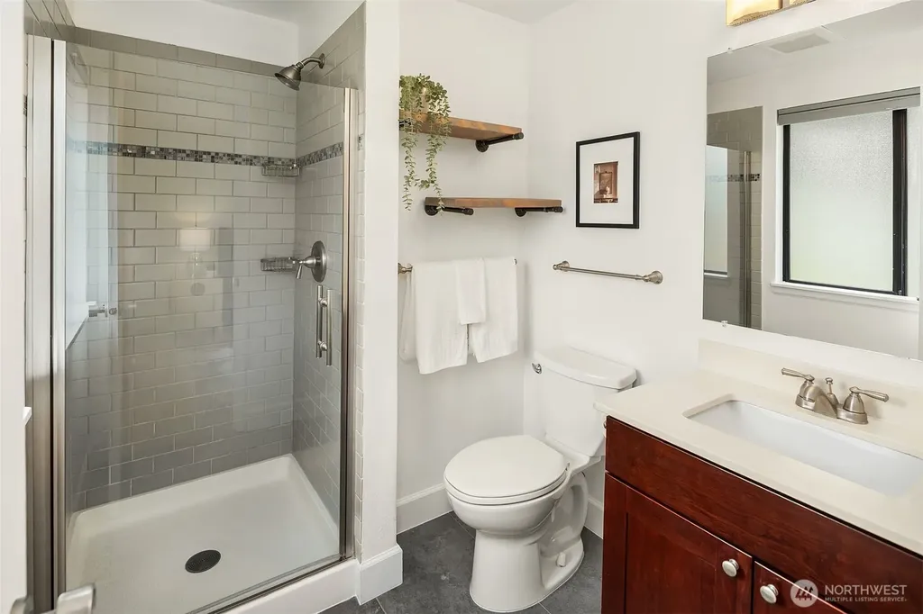 40 151st Place NE Bellevue WA 98007