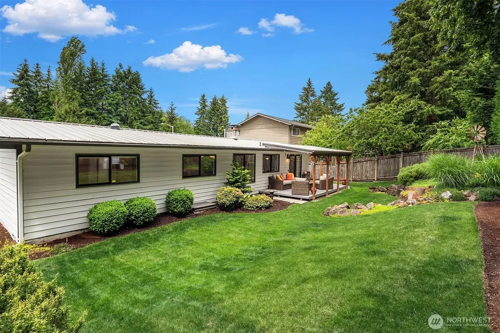 40 151st Place NE Bellevue WA 98007