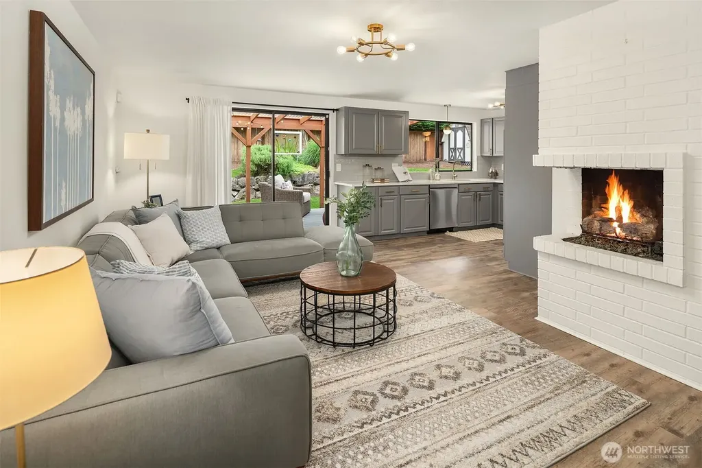 40 151st Place NE Bellevue WA 98007