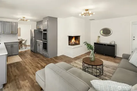 40 151st Place NE Bellevue WA 98007