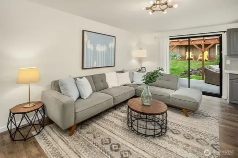 40 151st Place NE Bellevue WA 98007