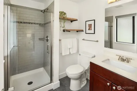 40 151st Place NE Bellevue WA 98007