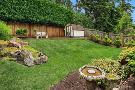 40 151st Place NE Bellevue WA 98007
