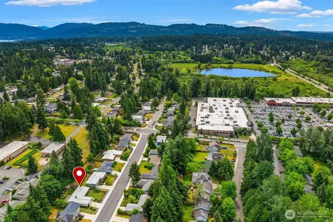 40 151st Place NE Bellevue WA 98007