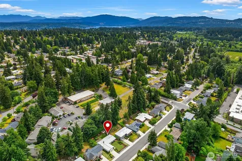 40 151st Place NE Bellevue WA 98007