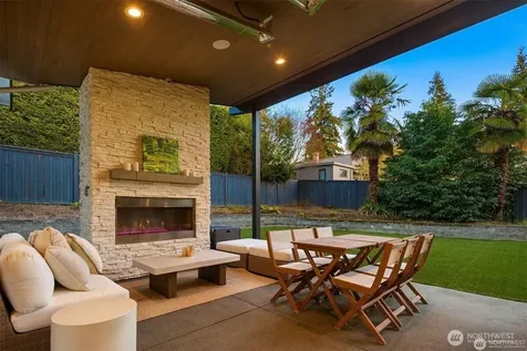 9215 NE 32nd Street Clyde Hill WA 98004
