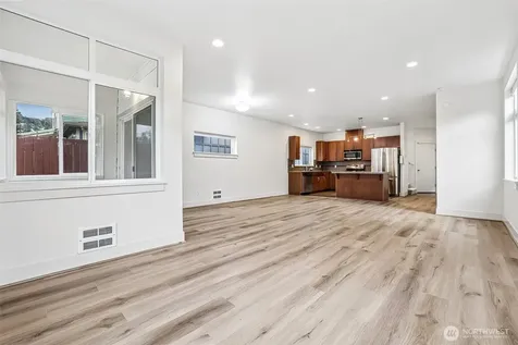 8128 Wolcott Avenue S Seattle WA 98118