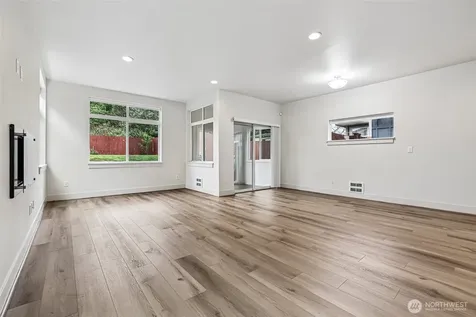 8128 Wolcott Avenue S Seattle WA 98118