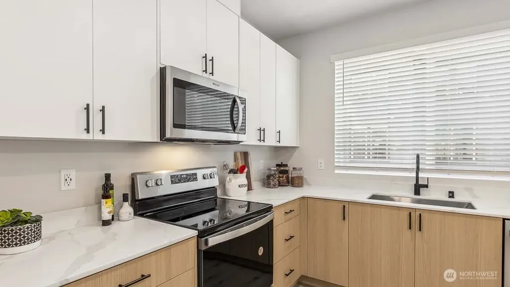 15215 35th Ave W Lynnwood WA 98087
