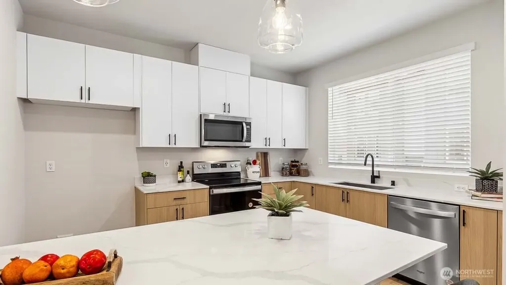 15215 35th Ave W Lynnwood WA 98087
