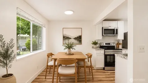1613 Maple Lane Kent WA 98030