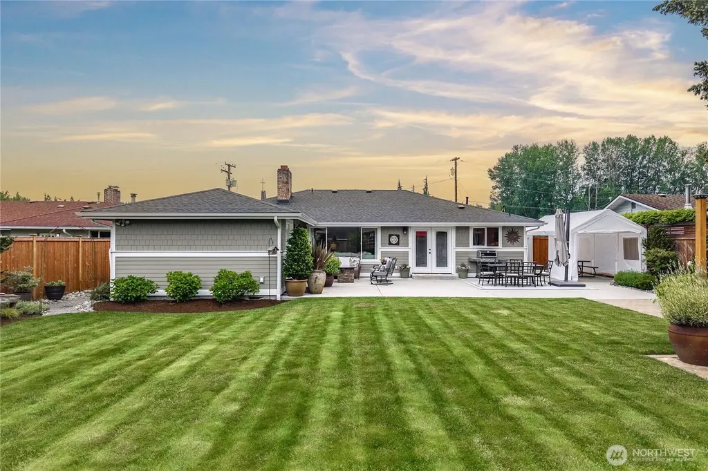 123 Mcelroy Place Puyallup WA 98371