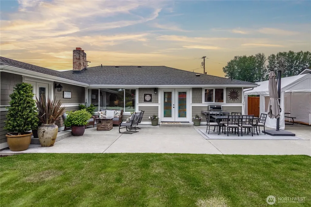 123 Mcelroy Place Puyallup WA 98371