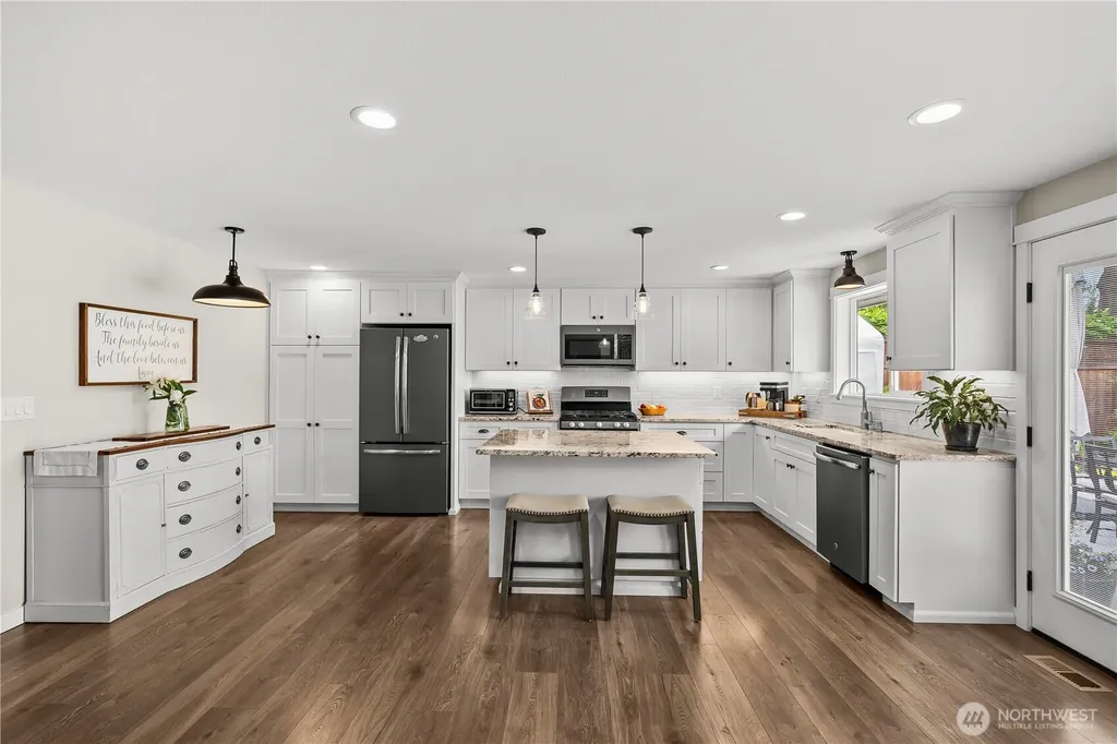 123 Mcelroy Place Puyallup WA 98371
