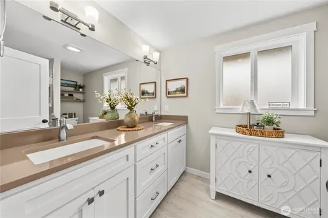 123 Mcelroy Place Puyallup WA 98371