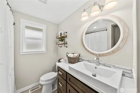 123 Mcelroy Place Puyallup WA 98371