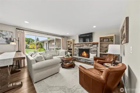 123 Mcelroy Place Puyallup WA 98371