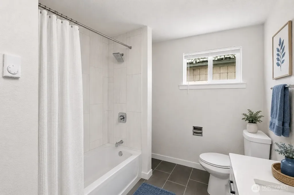 2006 Sumner Avenue Hoquiam WA 98550