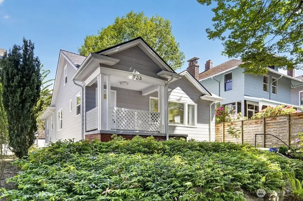954 19th Avenue E Seattle WA 98112