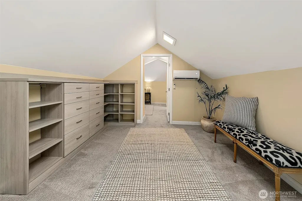 954 19th Avenue E Seattle WA 98112