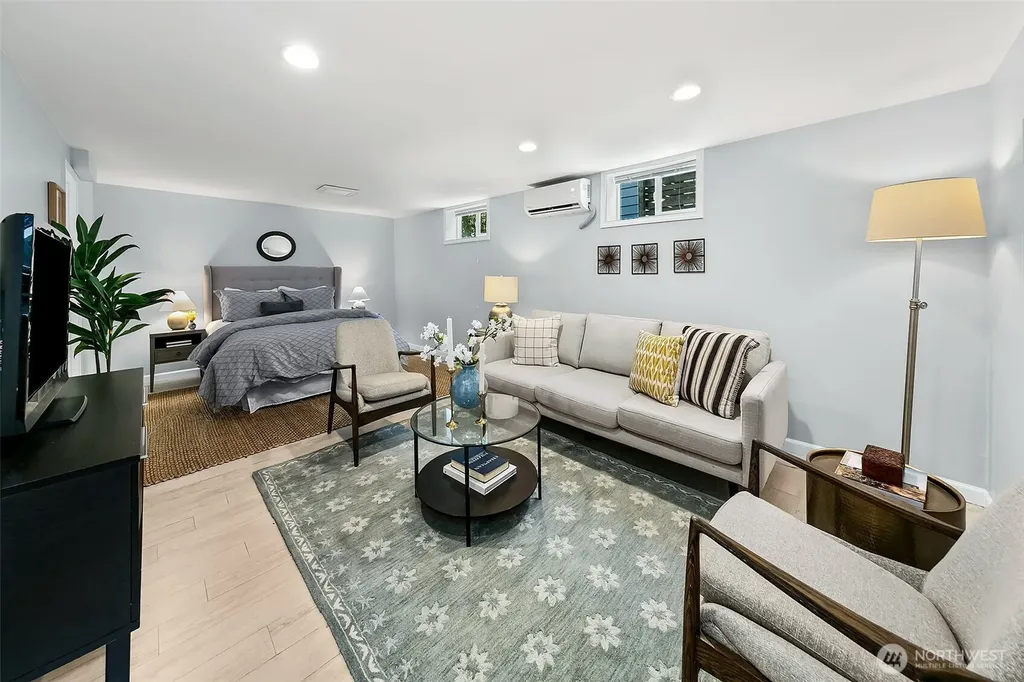 954 19th Avenue E Seattle WA 98112