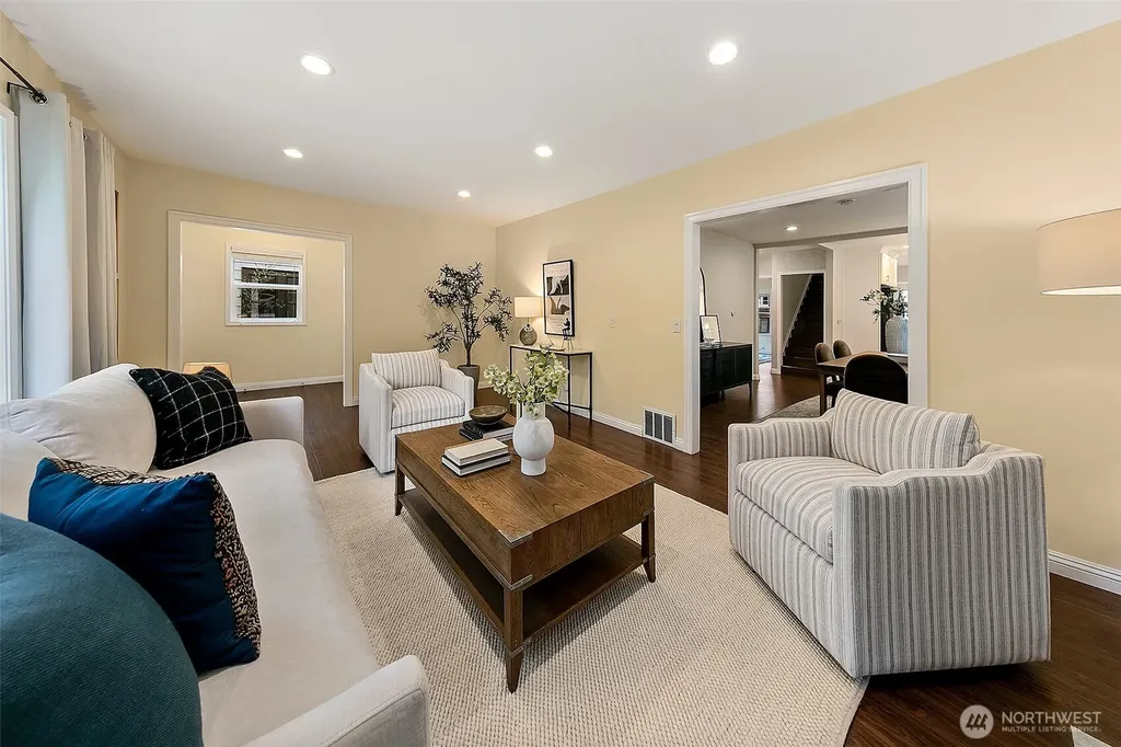 954 19th Avenue E Seattle WA 98112